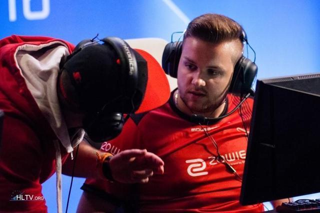 队的默契配 队的默契配