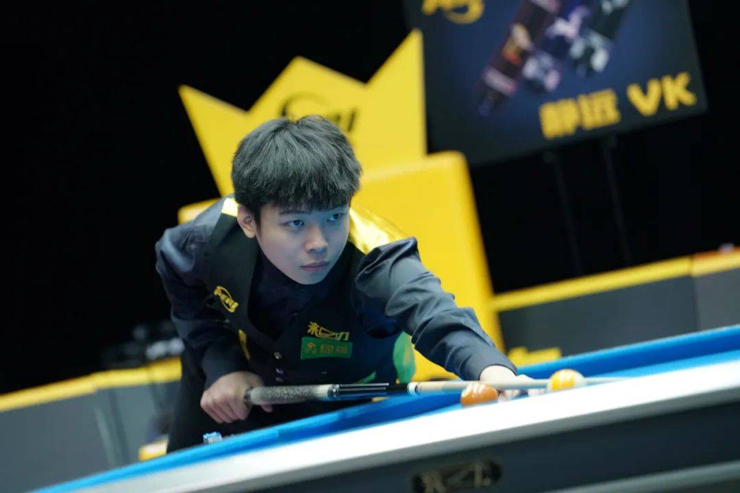 她在连续几 她在连续几