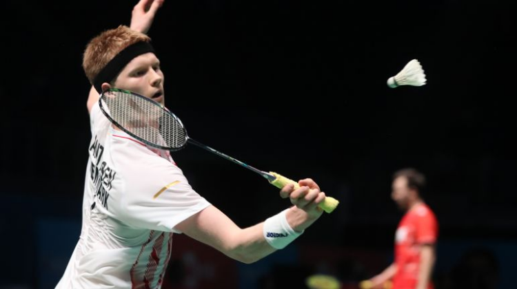 将球挡出 将球挡出